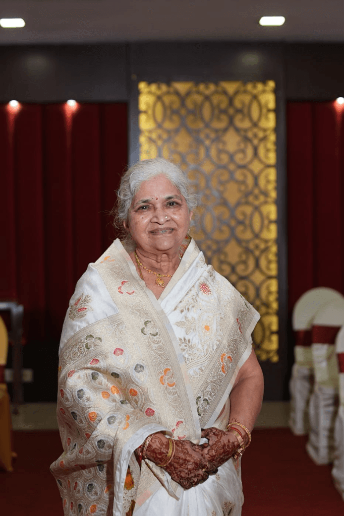 Sarojdevi Deendayalji Sugandh